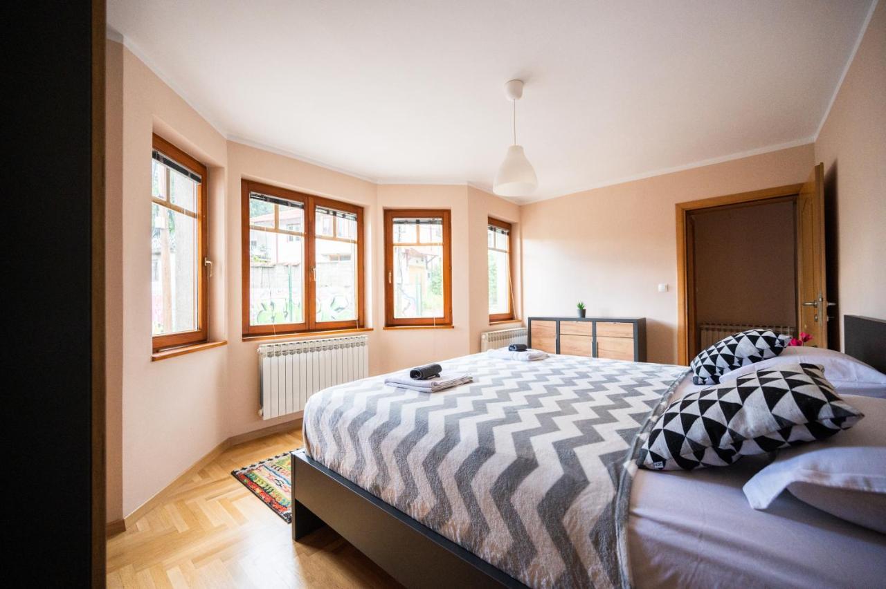 Spacious & Modern Apartments- Old Town Сараєво Екстер'єр фото